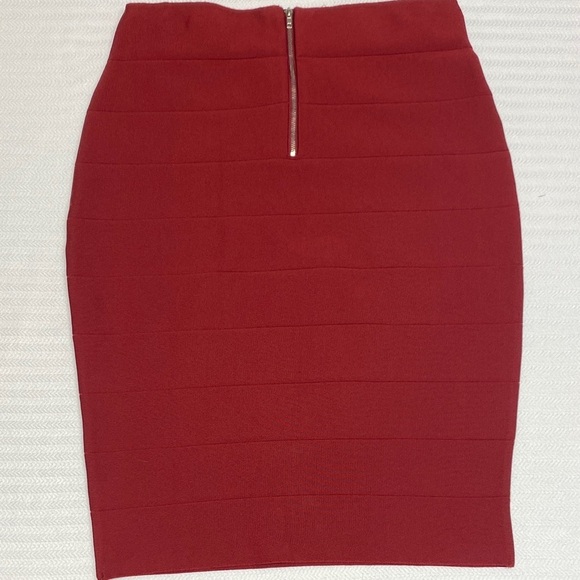 Shinestar Burgundy Bodycon Pencil Skirt Textured Bandage Silver Zip NWT L - Picture 5 of 9